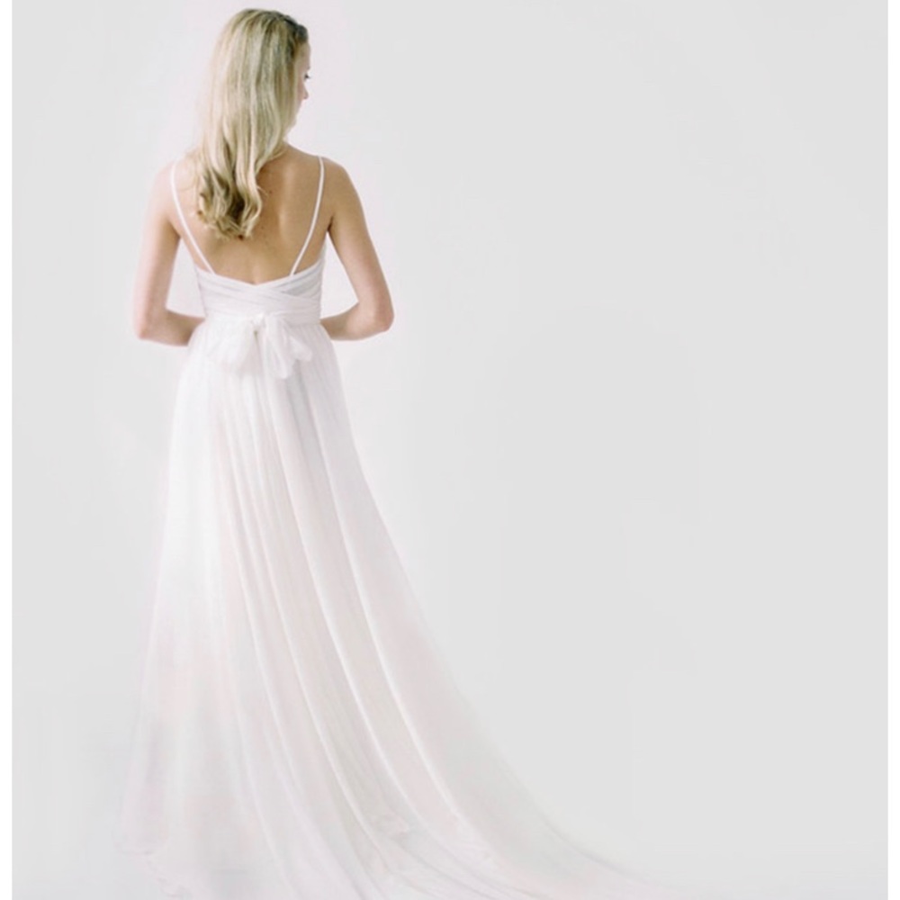 Truvelle Kim Wedding Dress- Never Worn!!